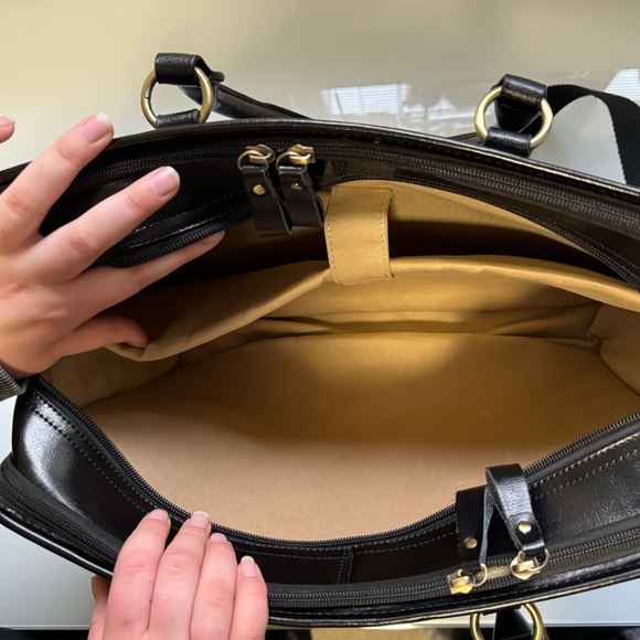 Kattee large black leather briefcase w/ adjustable strap - Picture 11 of 13